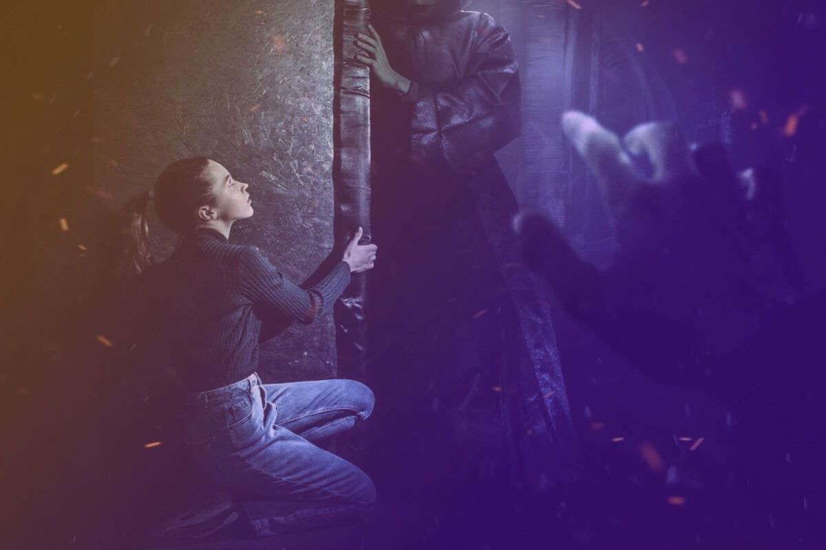 прятки в темноте